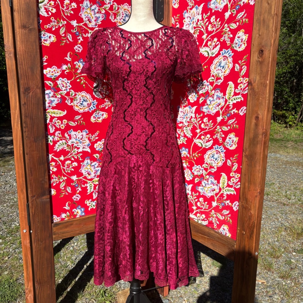 VTG 90's Burgundy Lace Western Gothic Drop Waist Whimsy Prairie Dress Size S-M